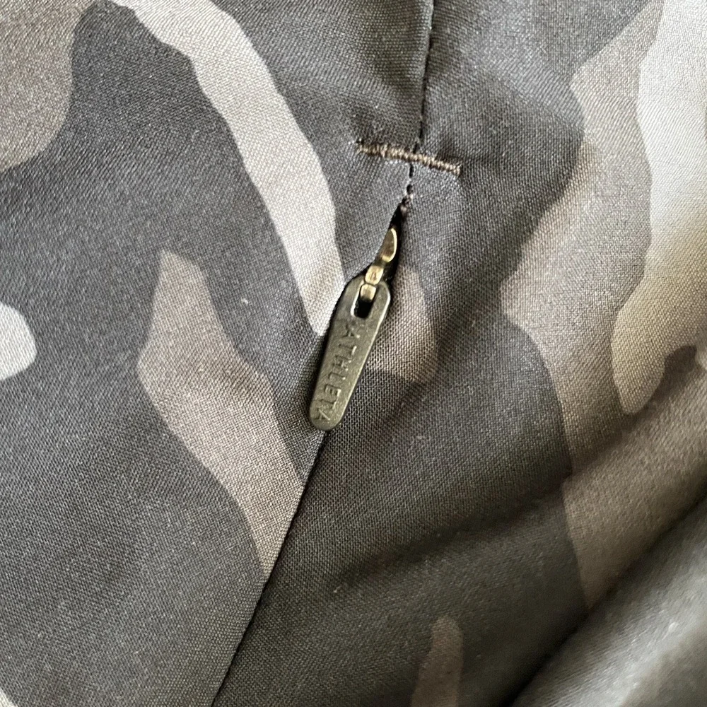 Athleta Women's Racer Run Shorts 4‎ Camo Gray Black Size S Athleisure Gym Sporty